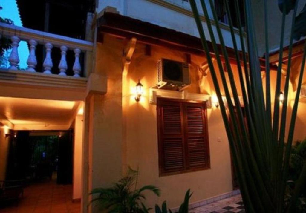 Kambuja Inn Phnom Penh Exterior foto